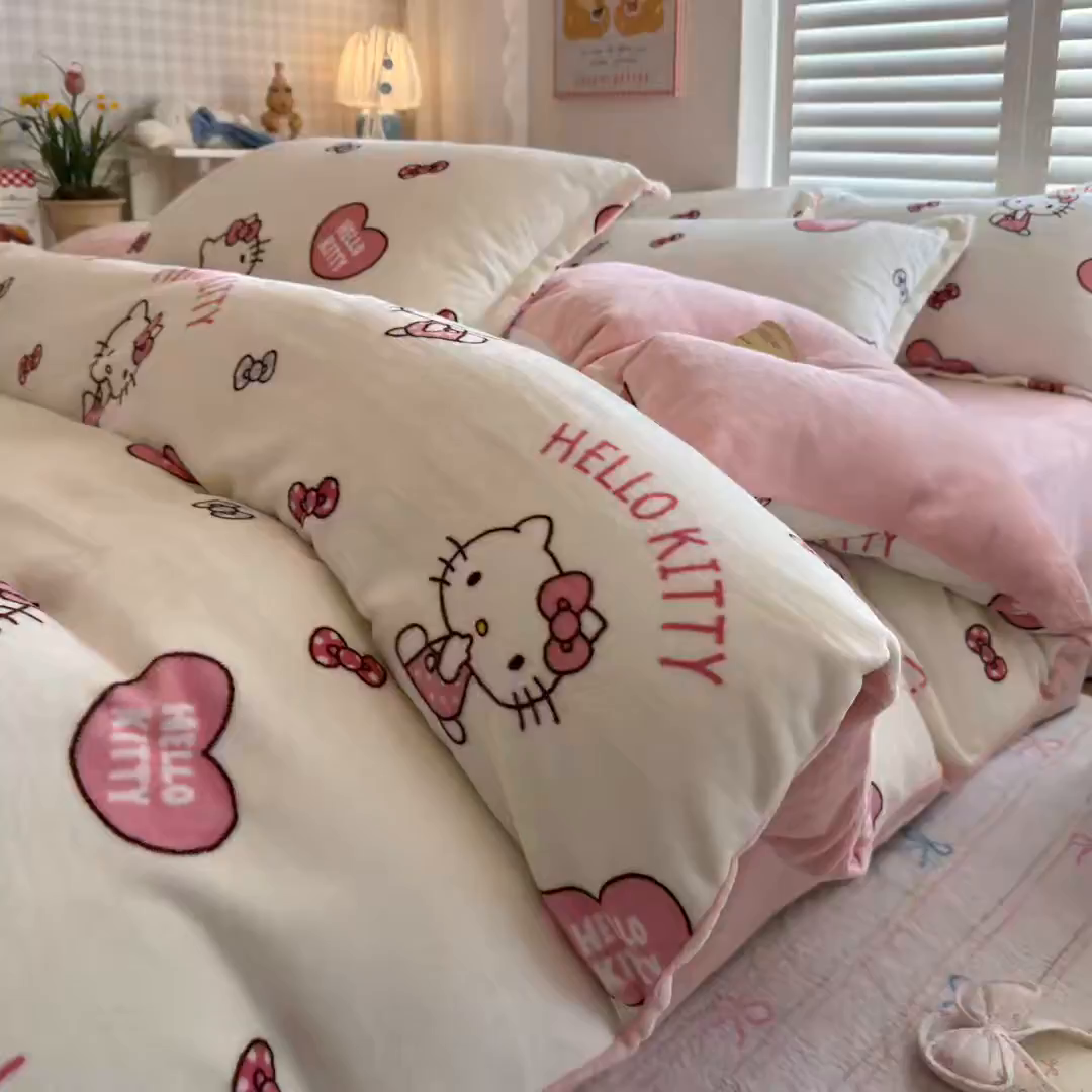 91家纺网 家纺一手货源 找家纺 名兮家居 2025新款经典奥特曼-三丽鸥加厚牛奶绒单被套 甜心kt
