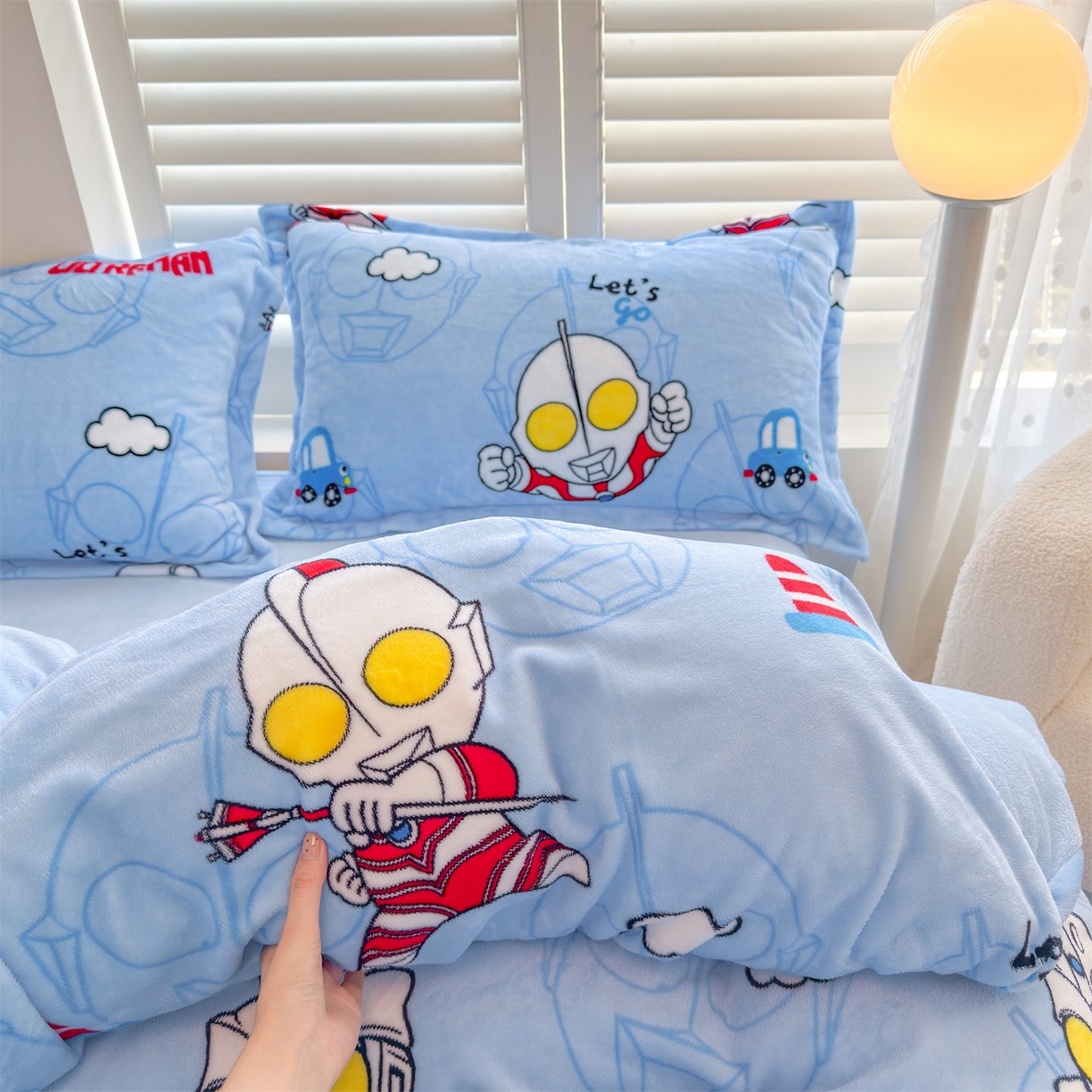 91家纺网 家纺一手货源 找家纺 名兮家居 2025新款经典奥特曼-三丽鸥加厚牛奶绒单被套 云朵奥特曼