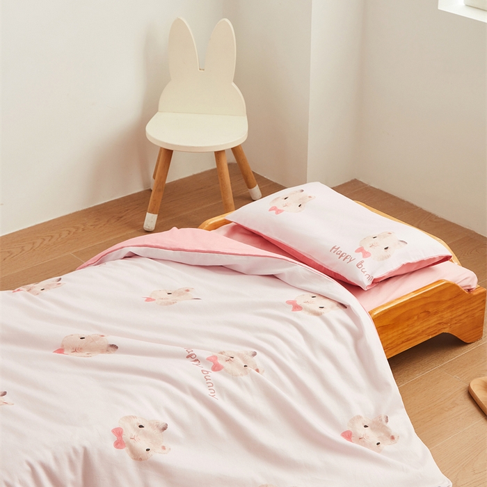 91家纺网 家纺一手货源 找家纺 艾佳宝贝 2025新款A类全棉多功能可拆卸儿童盖毯四季被子 乖萌甜兔