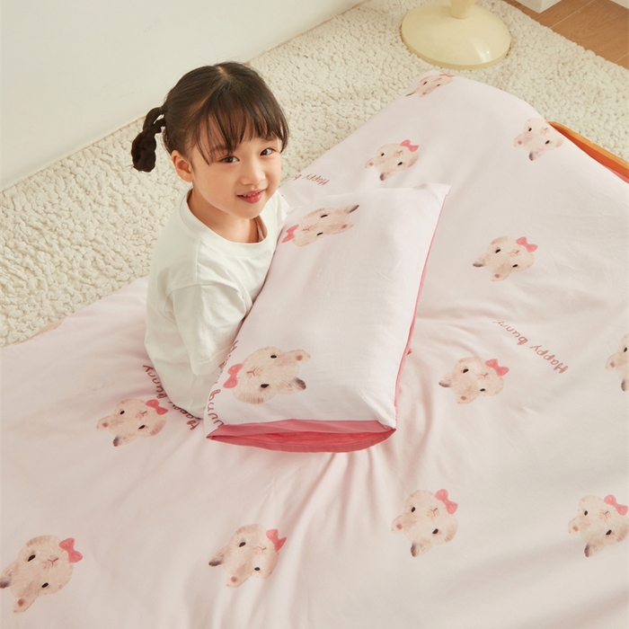 91家纺网 家纺一手货源 找家纺 艾佳宝贝 2025新款A类全棉多功能可拆卸儿童盖毯四季被子 乖萌甜兔