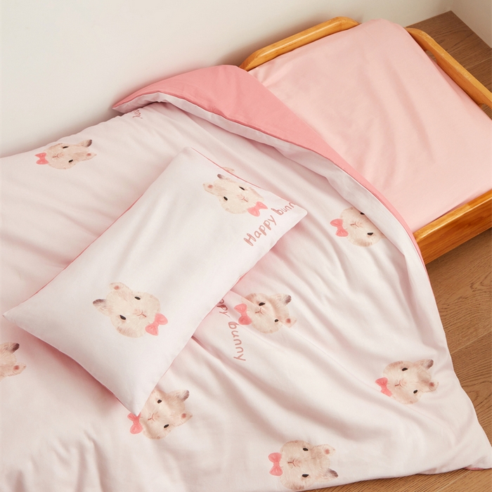 91家纺网 家纺一手货源 找家纺 艾佳宝贝 2025新款A类全棉多功能可拆卸儿童盖毯四季被子 乖萌甜兔