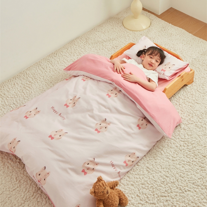 91家纺网 家纺一手货源 找家纺 艾佳宝贝 2025新款A类全棉多功能可拆卸儿童盖毯四季被子 乖萌甜兔