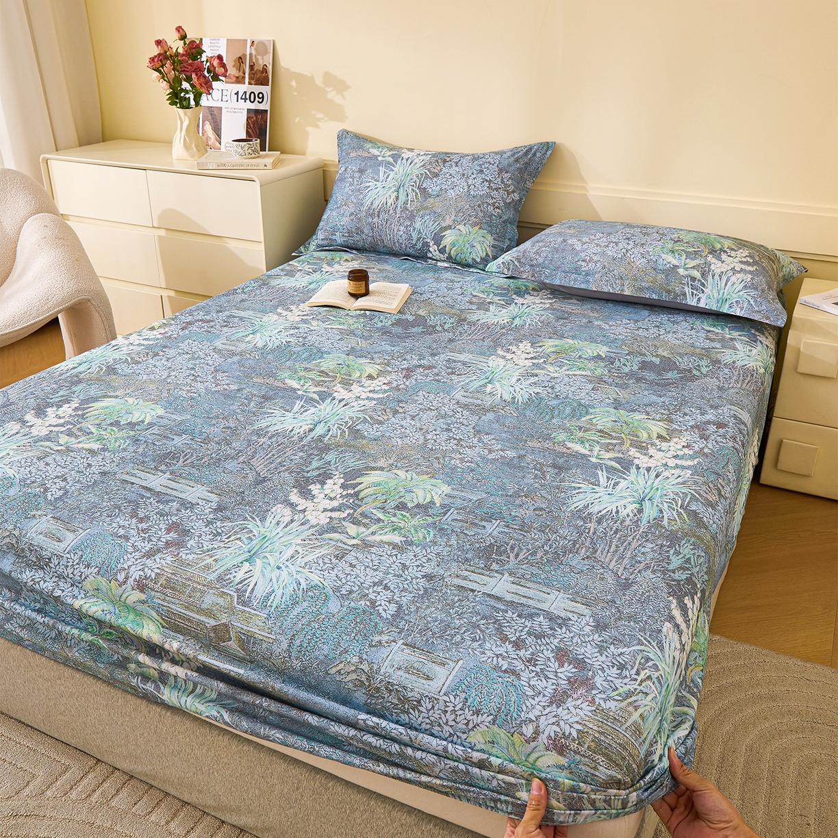 91家纺网 家纺一手货源 找家纺 元元家居（元元被业） 2025秋冬新款全棉纯棉磨毛印花单床笠 繁花点缀