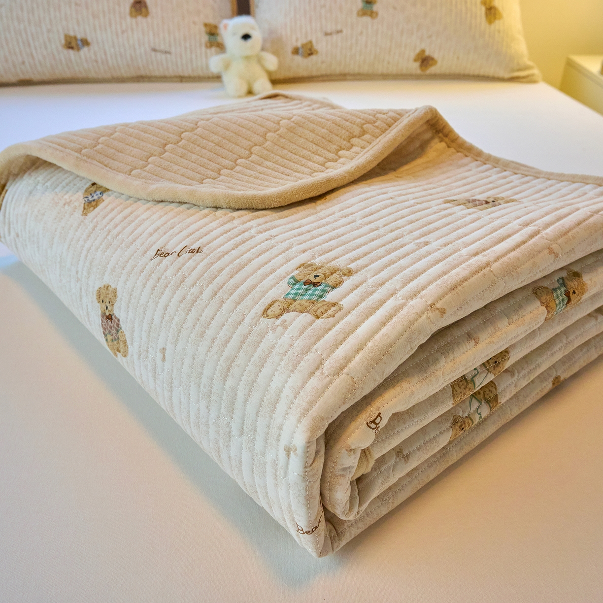 91家纺网 家纺一手货源 找家纺 小叮当家纺仓储工厂店 2025新款A版全棉B版牛奶绒床盖系列单床盖床盖单件 趴趴熊（A棉B绒）