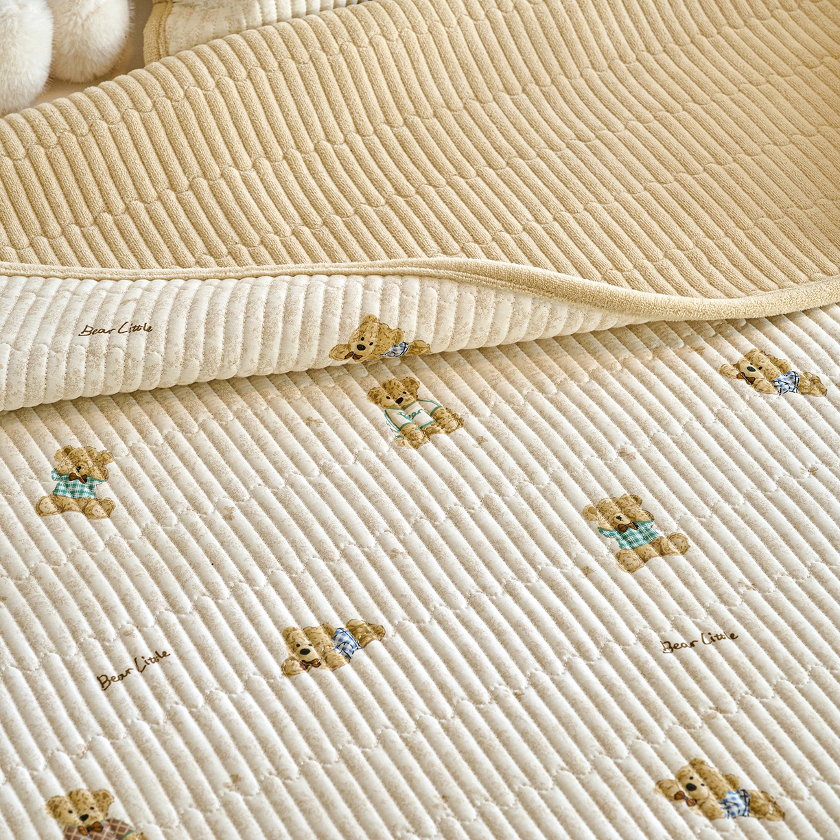 91家纺网 家纺一手货源 找家纺 小叮当家纺仓储工厂店 2025新款A版全棉B版牛奶绒床盖系列单床盖床盖单件 趴趴熊（A棉B绒）