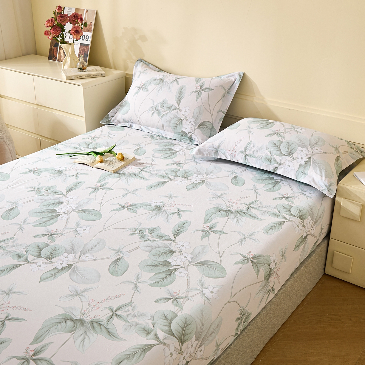 91家纺网 家纺一手货源 找家纺 元元家居（元元被业） 2025秋冬新款全棉纯棉磨毛印花单床笠 落叶白霜