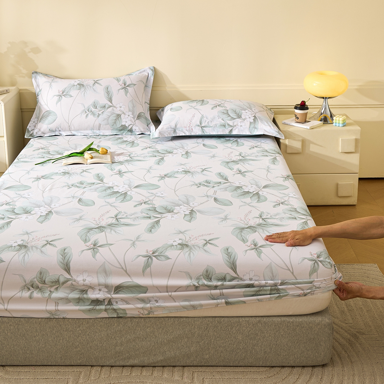 91家纺网 家纺一手货源 找家纺 元元家居（元元被业） 2025秋冬新款全棉纯棉磨毛印花单床笠 落叶白霜