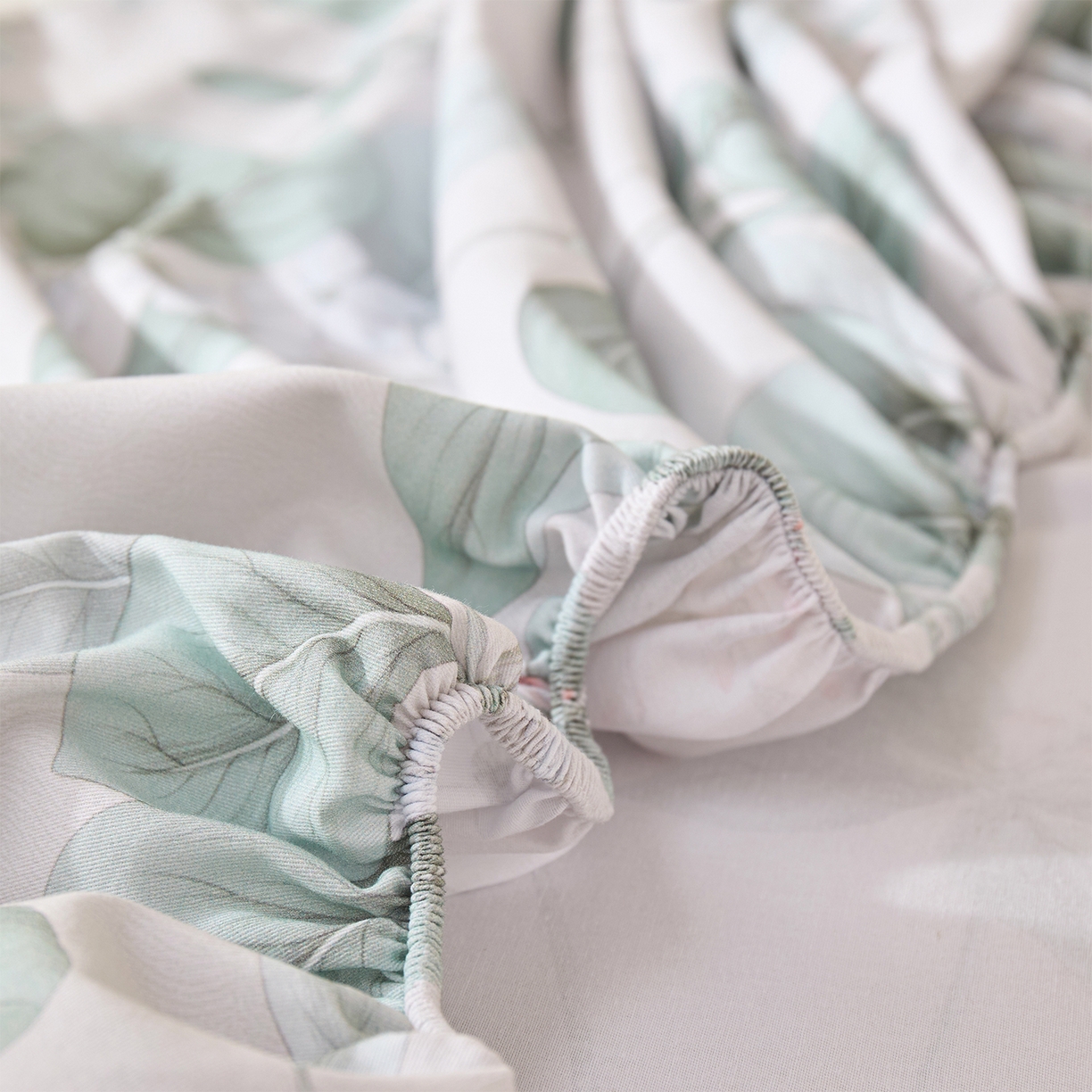 91家纺网 家纺一手货源 找家纺 元元家居（元元被业） 2025秋冬新款全棉纯棉磨毛印花单床笠 落叶白霜