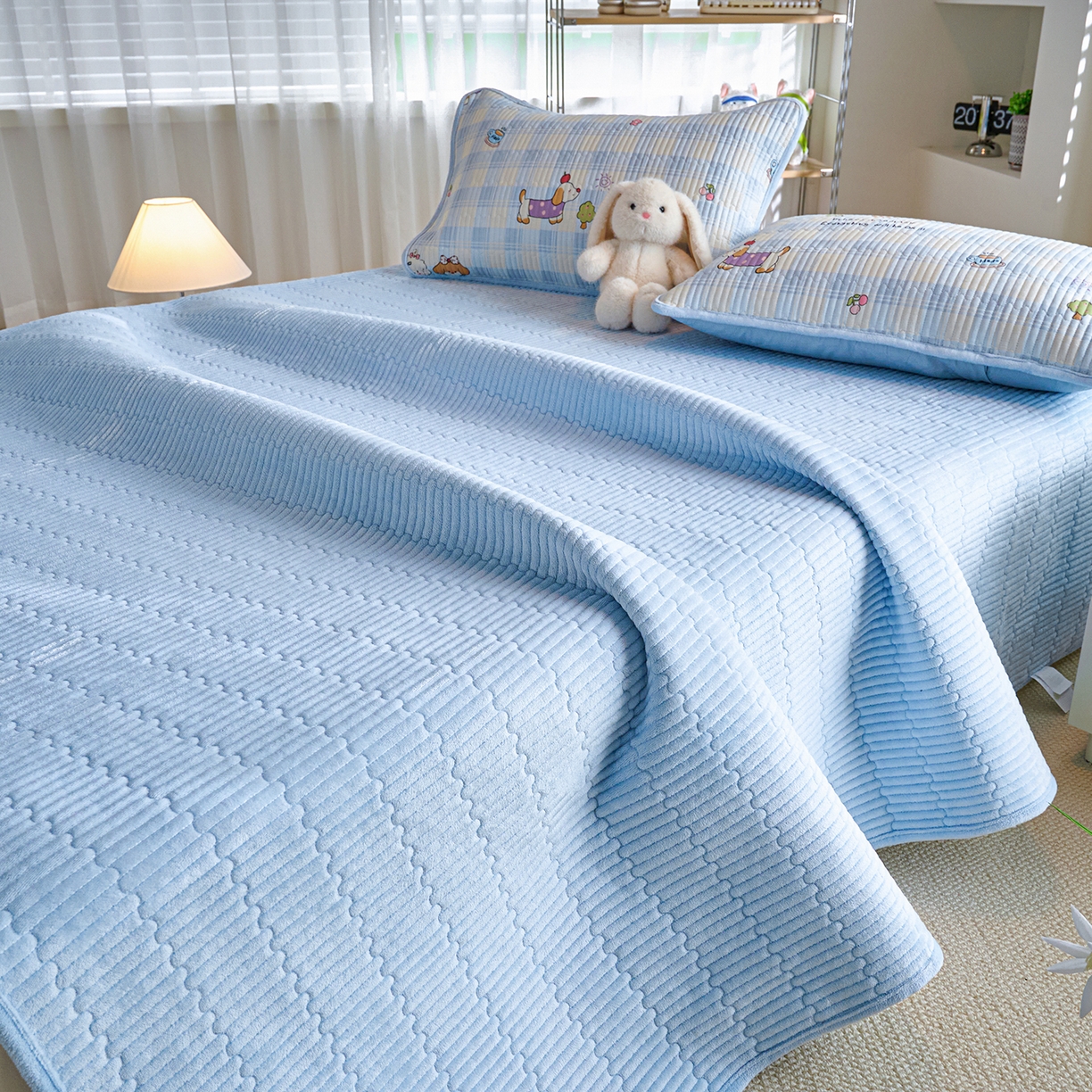 91家纺网 家纺一手货源 找家纺 小叮当家纺仓储工厂店 2025新款A版全棉B版牛奶绒床盖系列单床盖床盖单件 逗号日记（A棉B绒）