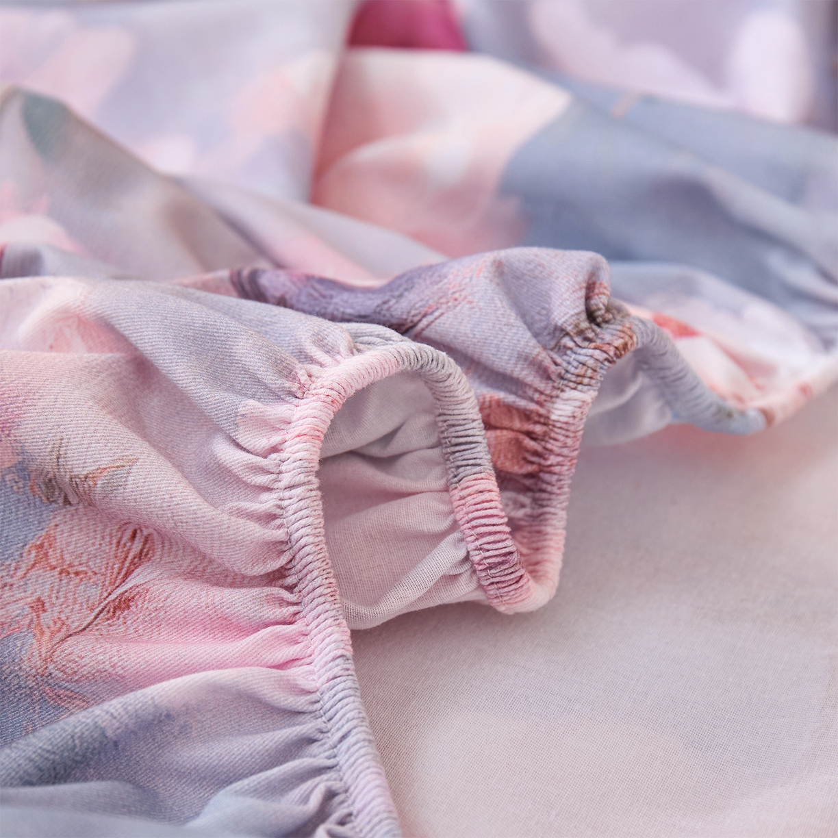 91家纺网 家纺一手货源 找家纺 元元家居（元元被业） 2025秋冬新款全棉纯棉磨毛印花单床笠 山间闲云