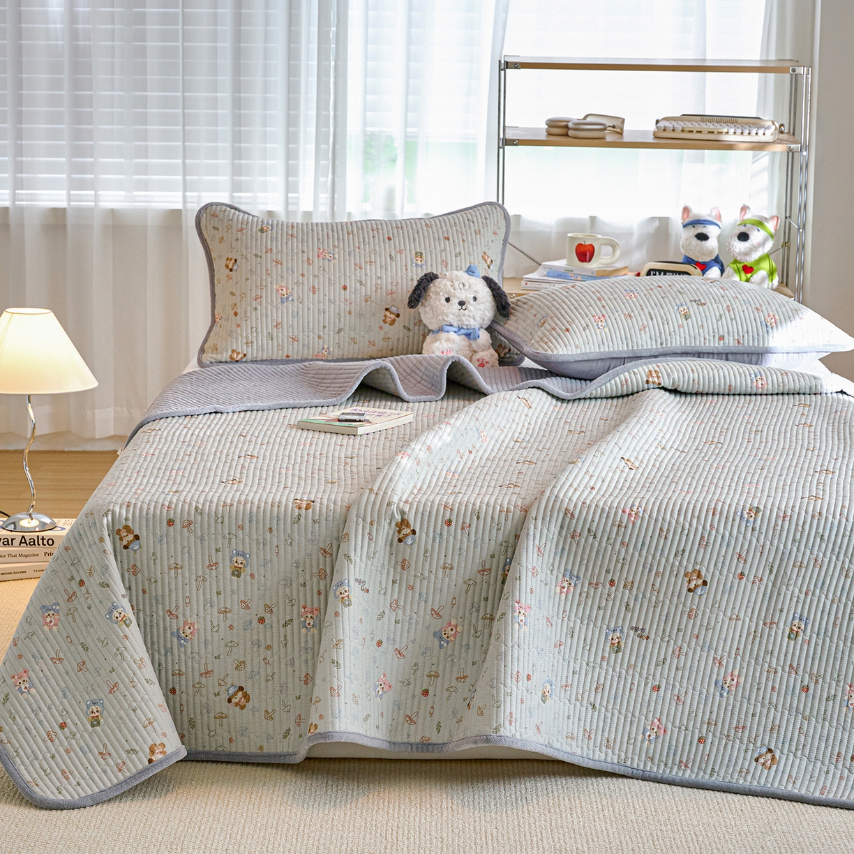 91家纺网 家纺一手货源 找家纺 小叮当家纺仓储工厂店 2025新款A版全棉B版牛奶绒床盖系列单床盖床盖单件 蘑菇小镇（A棉B绒）