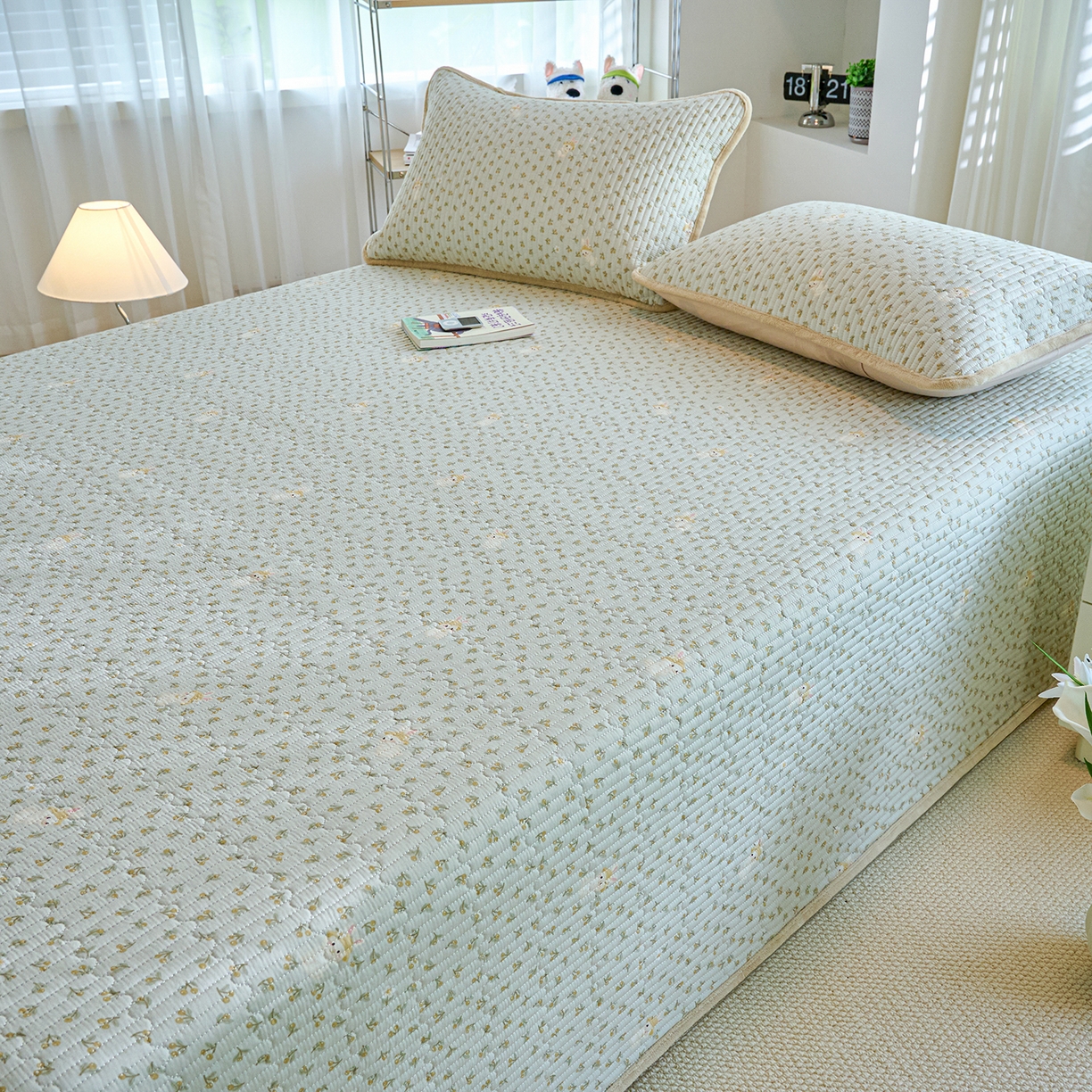 91家纺网 家纺一手货源 找家纺 小叮当家纺仓储工厂店 2025新款A版全棉B版牛奶绒床盖系列单床盖床盖单件 春游兔兔（A棉B绒）