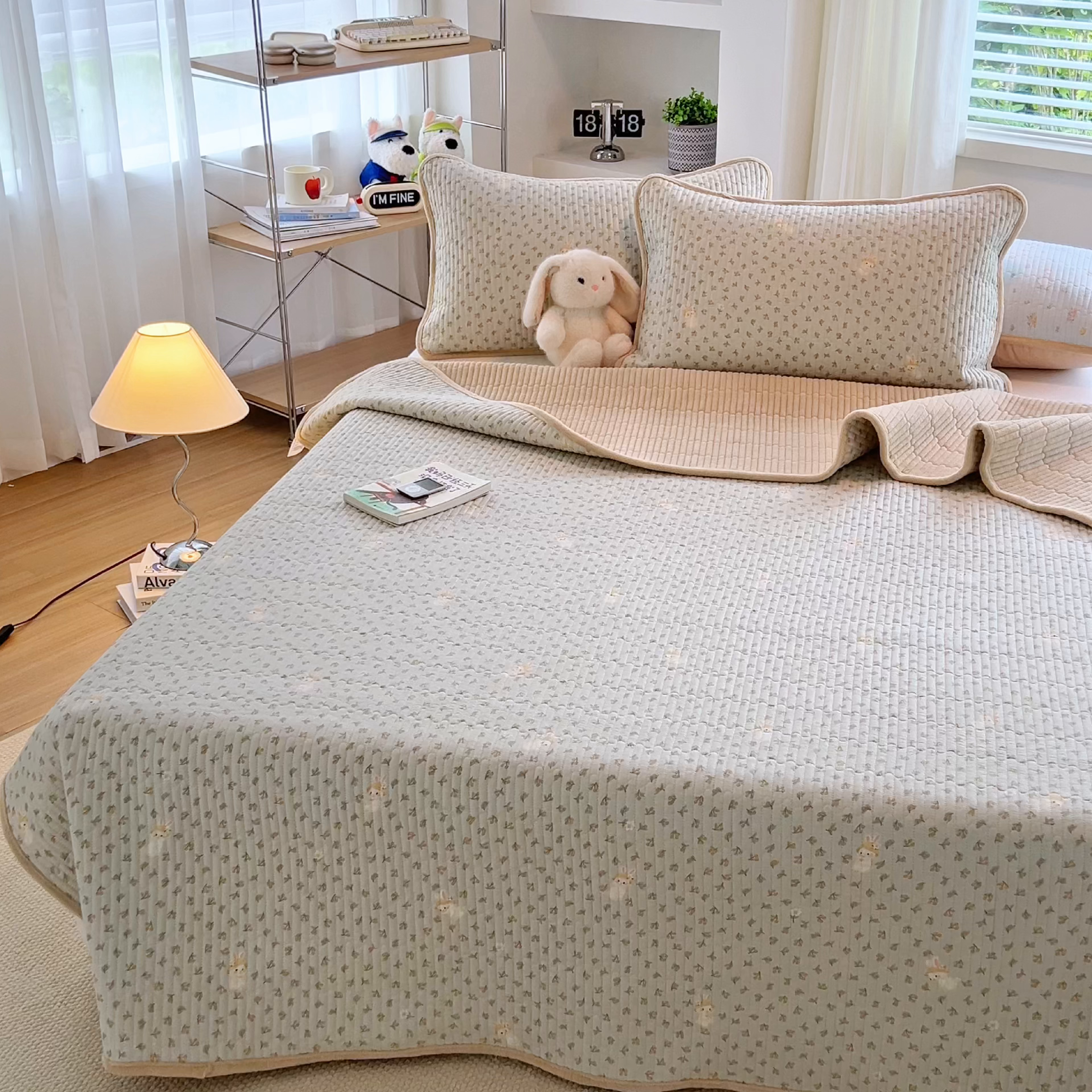 91家纺网 家纺一手货源 找家纺 小叮当家纺仓储工厂店 2025新款A版全棉B版牛奶绒床盖系列单床盖床盖单件 春游兔兔（A棉B绒）