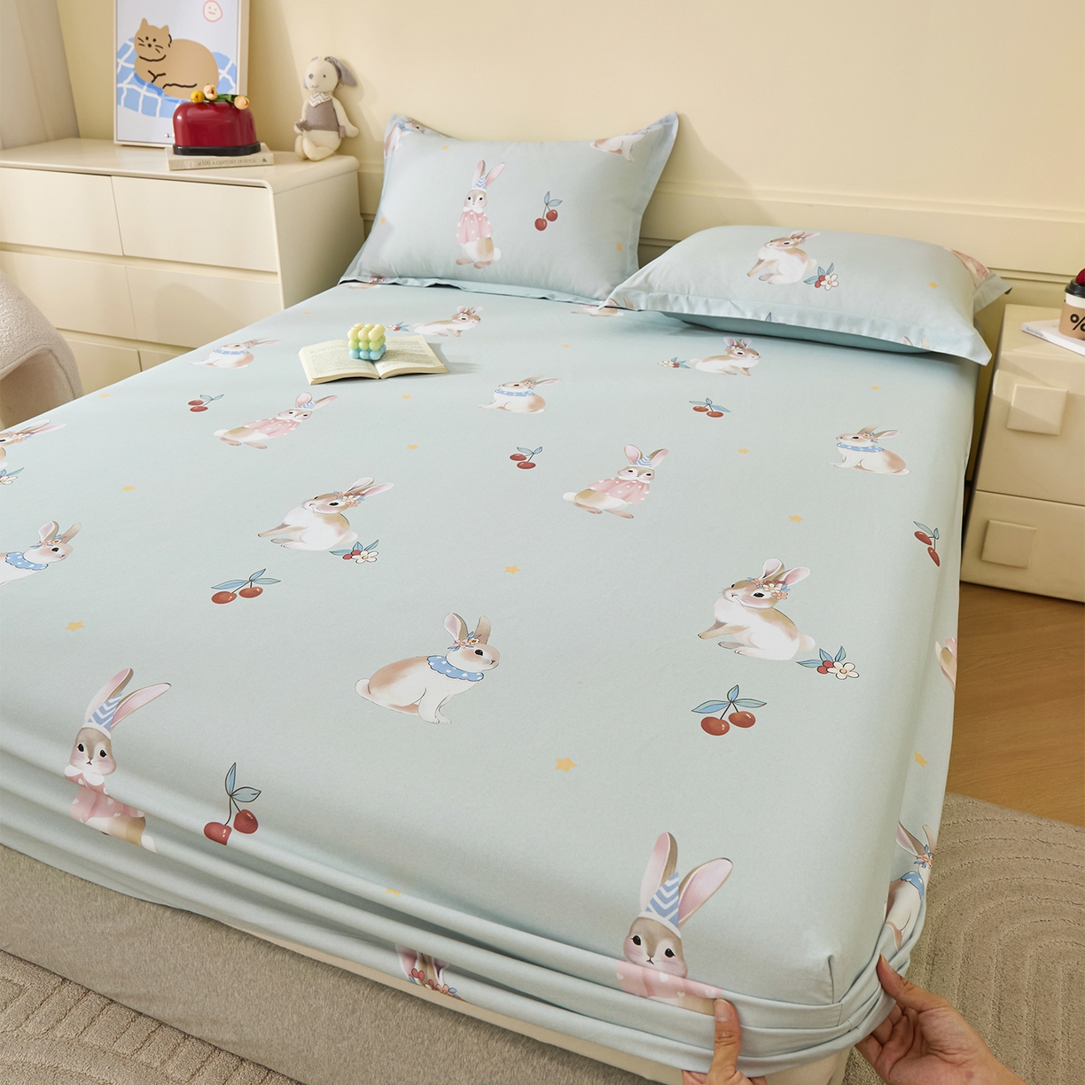 91家纺网 家纺一手货源 找家纺 元元家居（元元被业） 2025秋冬新款全棉纯棉磨毛印花单床笠 小萌免