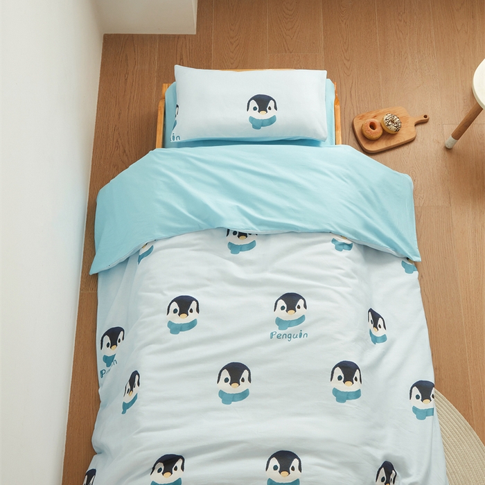 91家纺网 家纺一手货源 找家纺 艾佳宝贝 2025新款A类全棉多功能可拆卸儿童盖毯四季被子 乖萌小企鹅