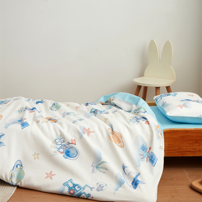 91家纺网 家纺一手货源 找家纺 艾佳宝贝 2025新款A类全棉多功能可拆卸儿童盖毯四季被子 太空飞行