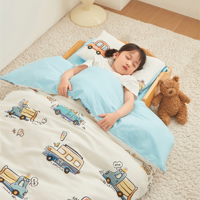 91家纺网 家纺一手货源 找家纺 艾佳宝贝 2025新款A类全棉多功能可拆卸儿童盖毯四季被子 巴士汽车