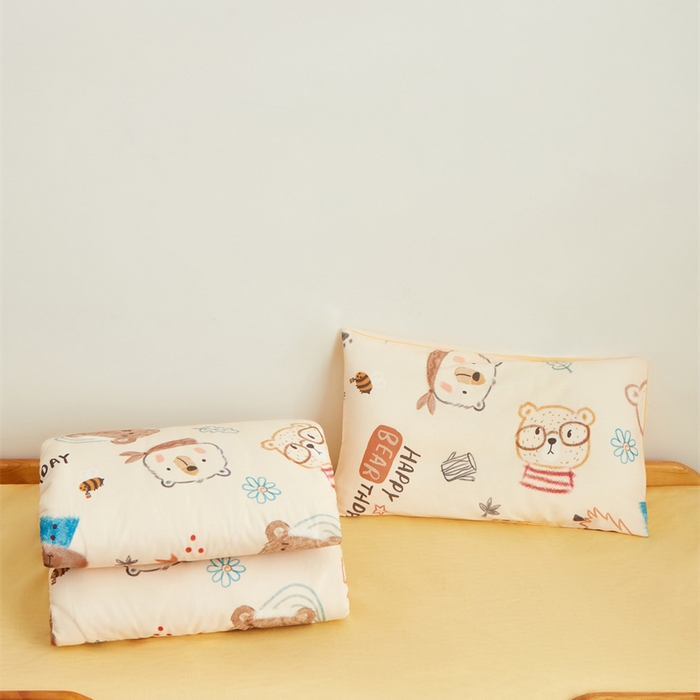 91家纺网 家纺一手货源 找家纺 艾佳宝贝 2025新款A类全棉多功能可拆卸儿童盖毯四季被子 憨憨萌熊