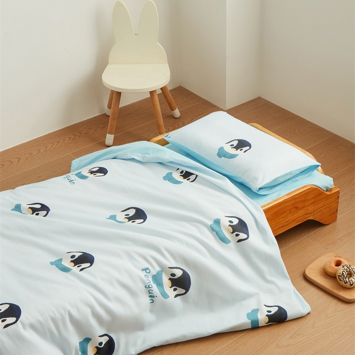 91家纺网 家纺一手货源 找家纺 艾佳宝贝 2025新款A类全棉多功能可拆卸儿童盖毯四季被子 乖萌小企鹅