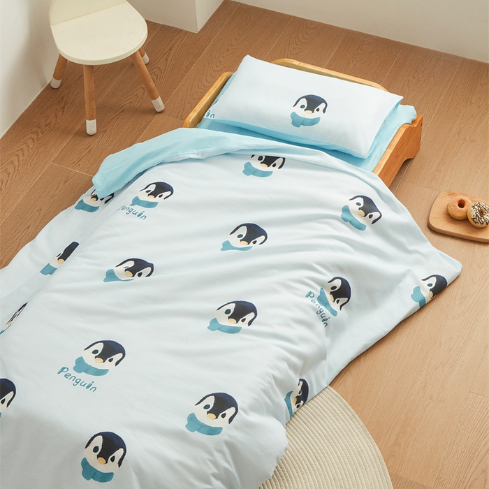 91家纺网 家纺一手货源 找家纺 艾佳宝贝 2025新款A类全棉多功能可拆卸儿童盖毯四季被子 乖萌小企鹅