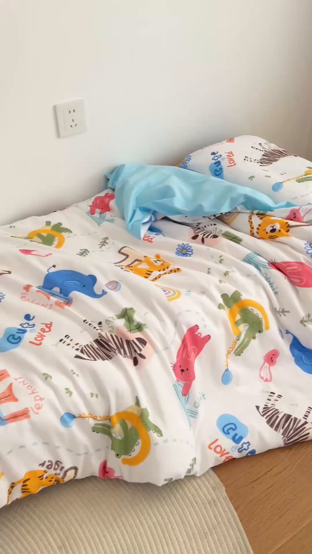91家纺网 家纺一手货源 找家纺 艾佳宝贝 2025新款A类全棉多功能可拆卸儿童盖毯四季被子 动物的世界