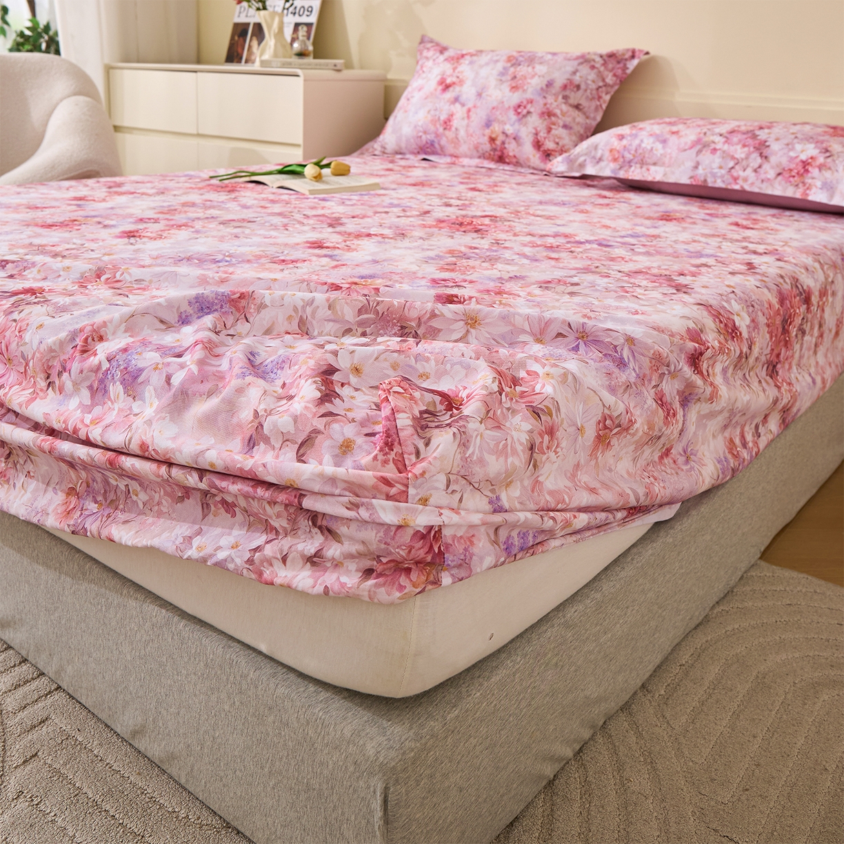 91家纺网 家纺一手货源 找家纺 元元家居（元元被业） 2025秋冬新款全棉纯棉磨毛印花单床笠 邂逅粉