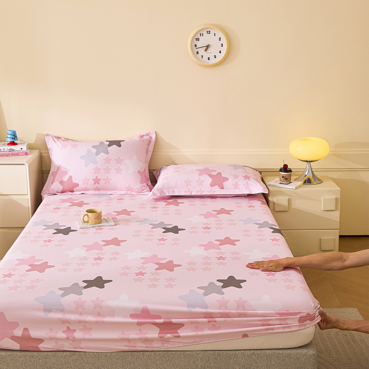 91家纺网 家纺一手货源 找家纺 元元家居（元元被业） 2025秋冬新款全棉纯棉磨毛印花单床笠 星星格格