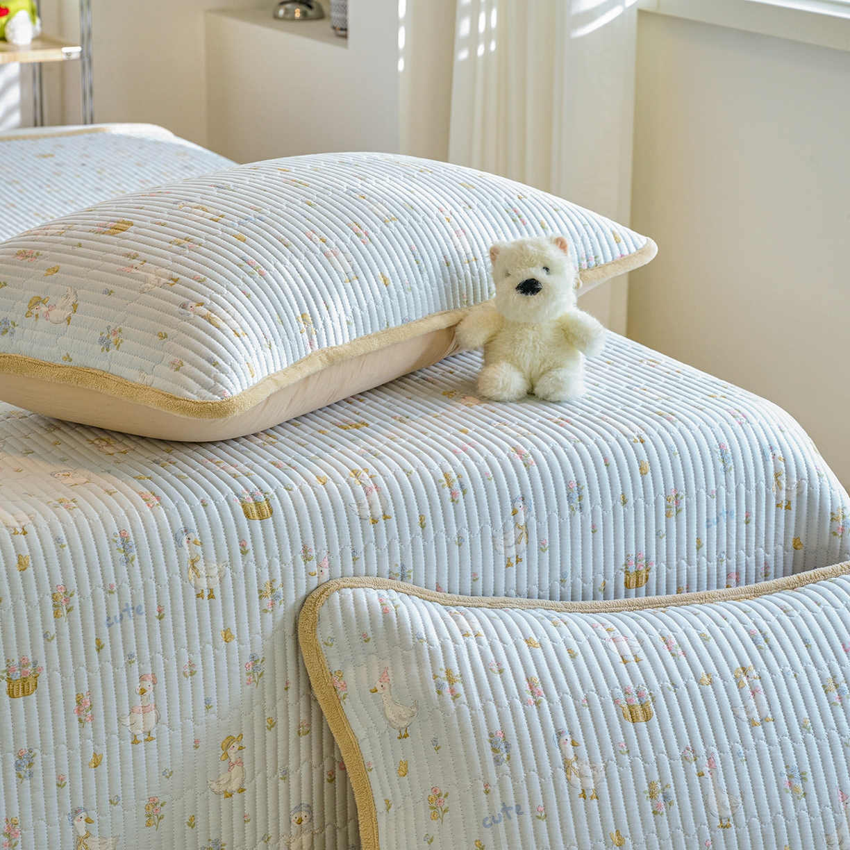 91家纺网 家纺一手货源 找家纺 小叮当家纺仓储工厂店 2025新款A版全棉B版牛奶绒床盖系列单床盖床盖单件 萌萌鸭（A棉B绒）