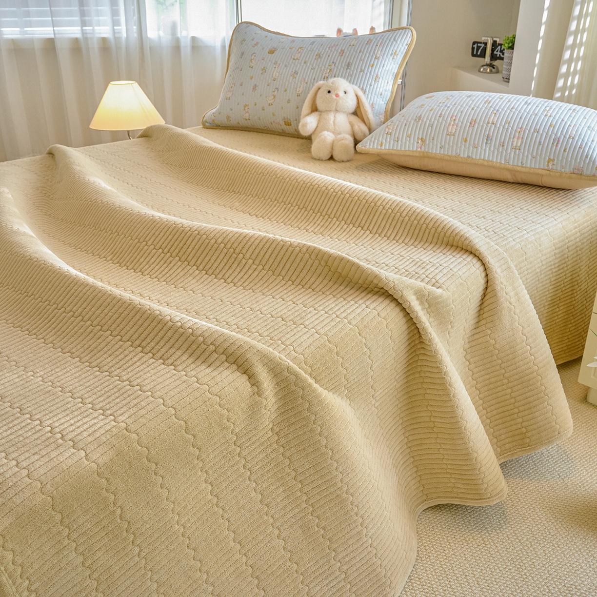 91家纺网 家纺一手货源 找家纺 小叮当家纺仓储工厂店 2025新款A版全棉B版牛奶绒床盖系列单床盖床盖单件 萌萌鸭（A棉B绒）