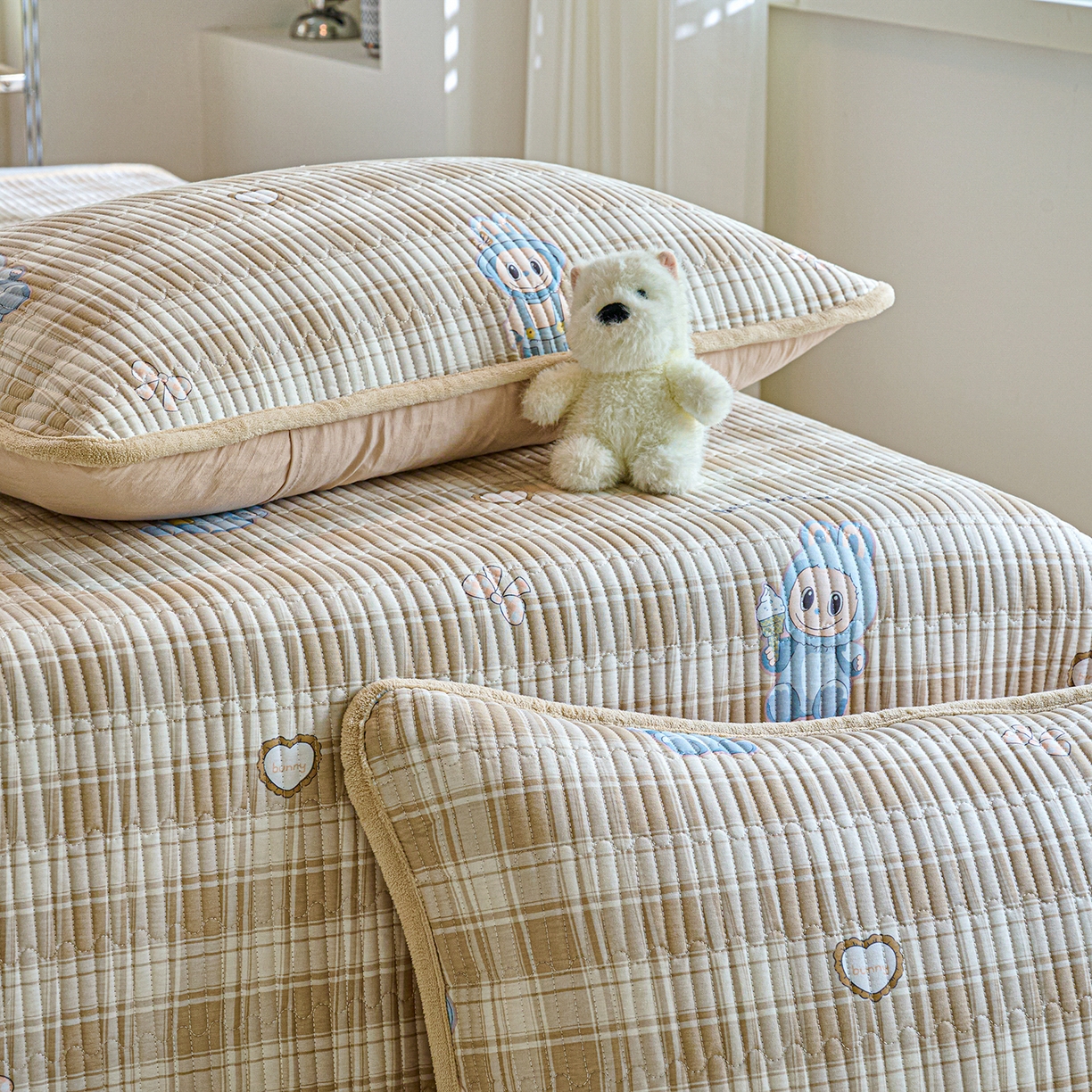 91家纺网 家纺一手货源 找家纺 小叮当家纺仓储工厂店 2025新款A版全棉B版牛奶绒床盖系列单床盖床盖单件 拉布兔兔（A棉B绒）