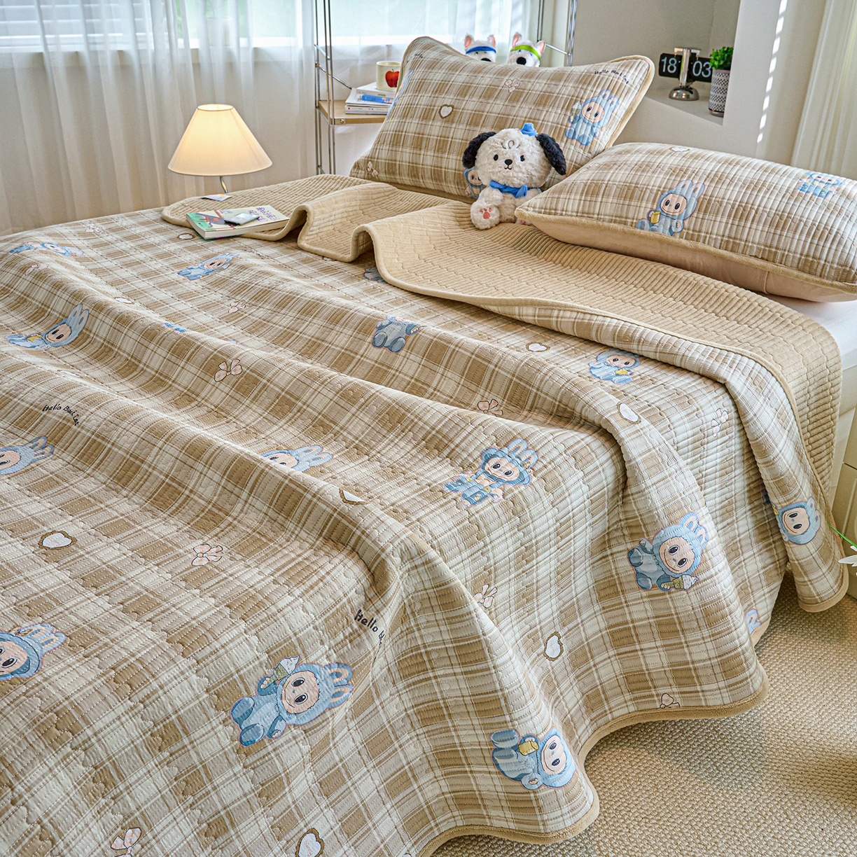 91家纺网 家纺一手货源 找家纺 小叮当家纺仓储工厂店 2025新款A版全棉B版牛奶绒床盖系列单床盖床盖单件 拉布兔兔（A棉B绒）