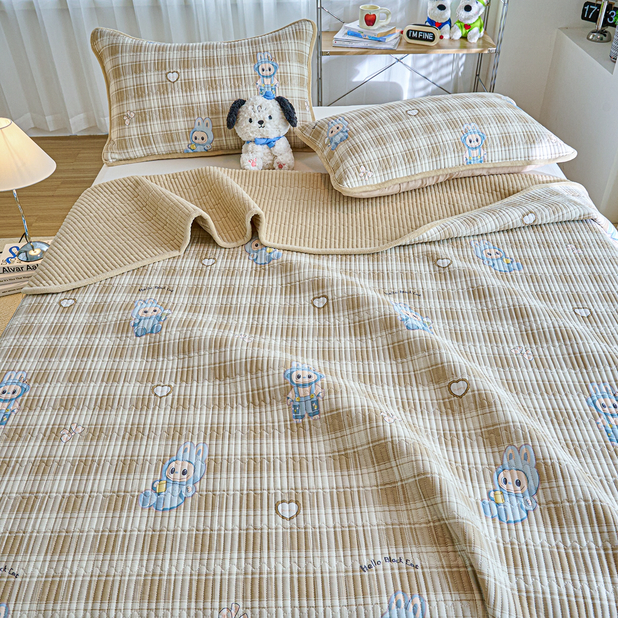 91家纺网 家纺一手货源 找家纺 小叮当家纺仓储工厂店 2025新款A版全棉B版牛奶绒床盖系列单床盖床盖单件 拉布兔兔（A棉B绒）