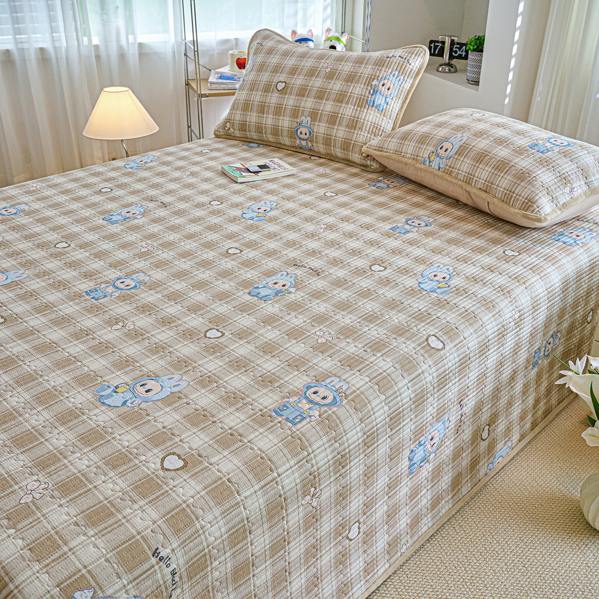 91家纺网 家纺一手货源 找家纺 小叮当家纺仓储工厂店 2025新款A版全棉B版牛奶绒床盖系列单床盖床盖单件 拉布兔兔（A棉B绒）