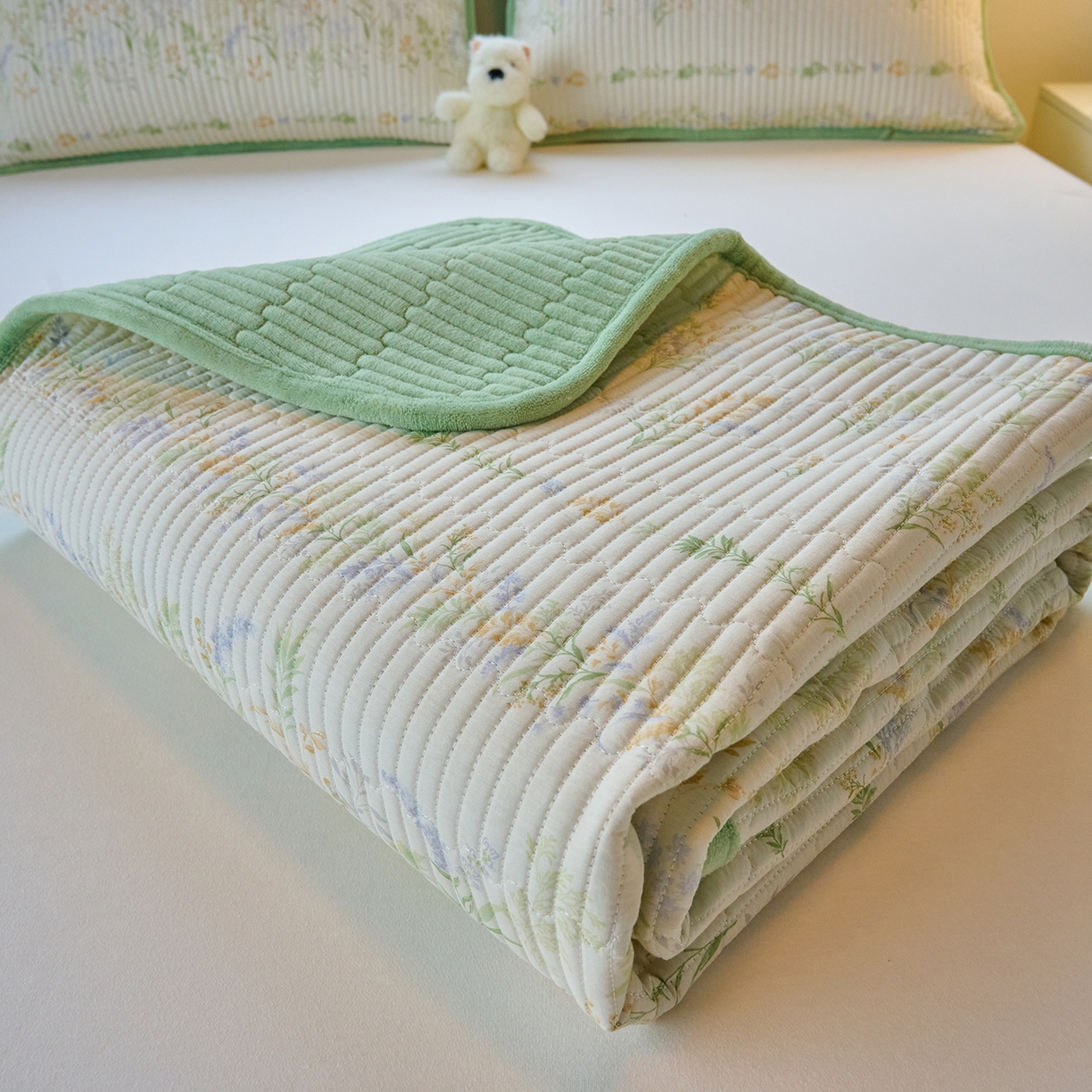 91家纺网 家纺一手货源 找家纺 小叮当家纺仓储工厂店 2025新款A版全棉B版牛奶绒床盖系列单床盖床盖单件 丛草集（A棉B绒）