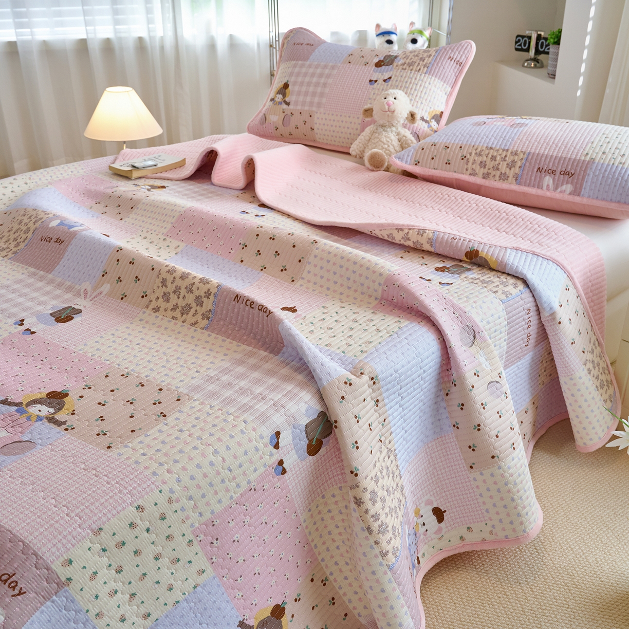 91家纺网 家纺一手货源 找家纺 小叮当家纺仓储工厂店 2025新款A版全棉B版牛奶绒床盖系列单床盖床盖单件 丹麦女孩（A面B绒）