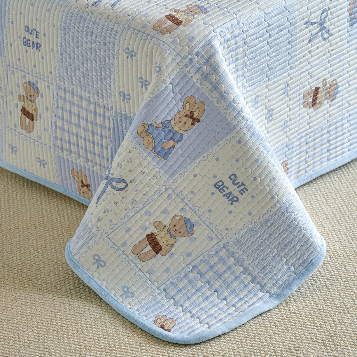 91家纺网 家纺一手货源 找家纺 小叮当家纺仓储工厂店 2025新款A版全棉B版牛奶绒床盖系列单床盖床盖单件 蓝格童话（A棉B绒）