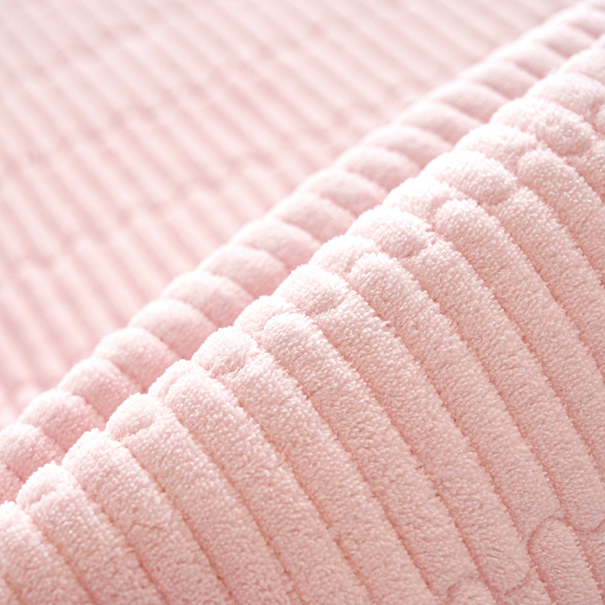 91家纺网 家纺一手货源 找家纺 小叮当家纺仓储工厂店 2025新款A版全棉B版牛奶绒床盖系列单床盖床盖单件 奶呼小兔（A棉B绒）