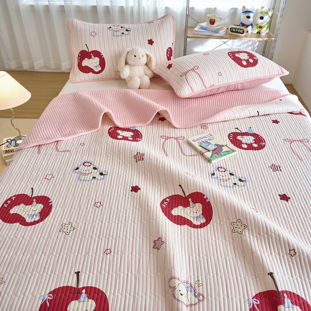 91家纺网 家纺一手货源 找家纺 小叮当家纺仓储工厂店 2025新款A版全棉B版牛奶绒床盖系列单床盖床盖单件 甜心苹果派对（A棉B绒）