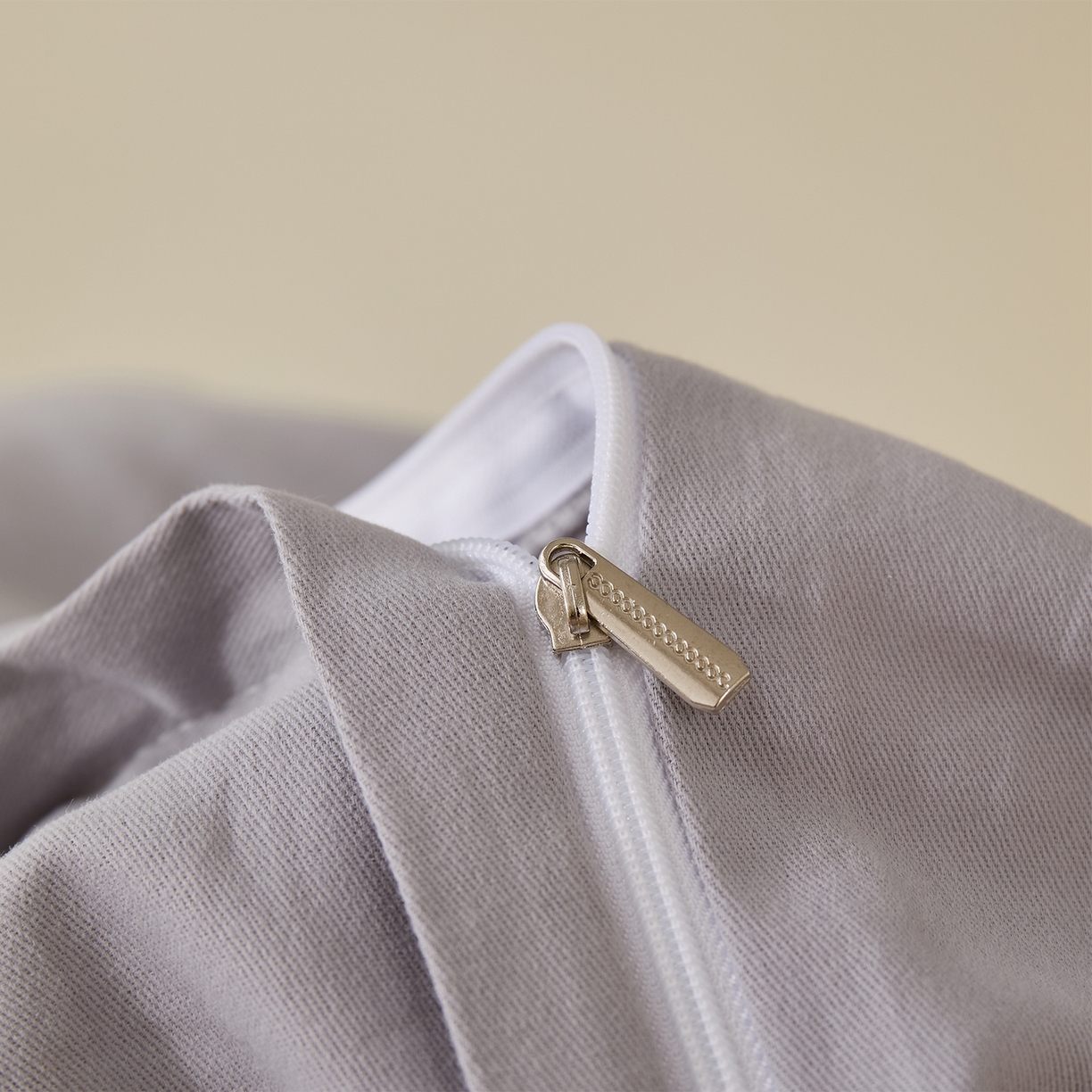 91家纺网 家纺一手货源 找家纺 元元家居（元元被业） 2025秋冬新款全棉纯棉磨毛纯色四件套 烟灰