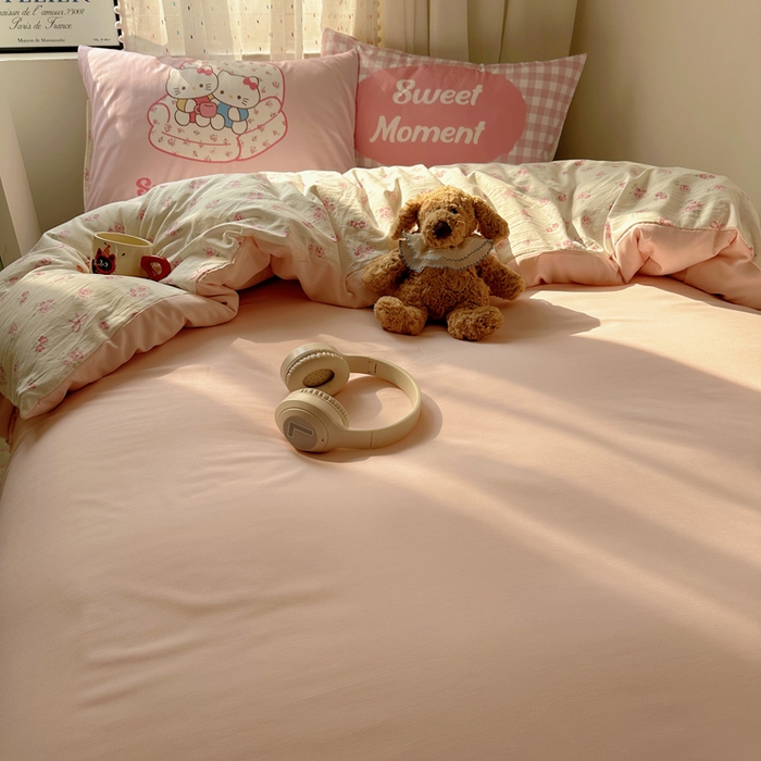 91家纺网 家纺一手货源 找家纺 澜妃 2025新款萌萌哒卡通毛巾绣四件套系列一 甜奶酱小猫