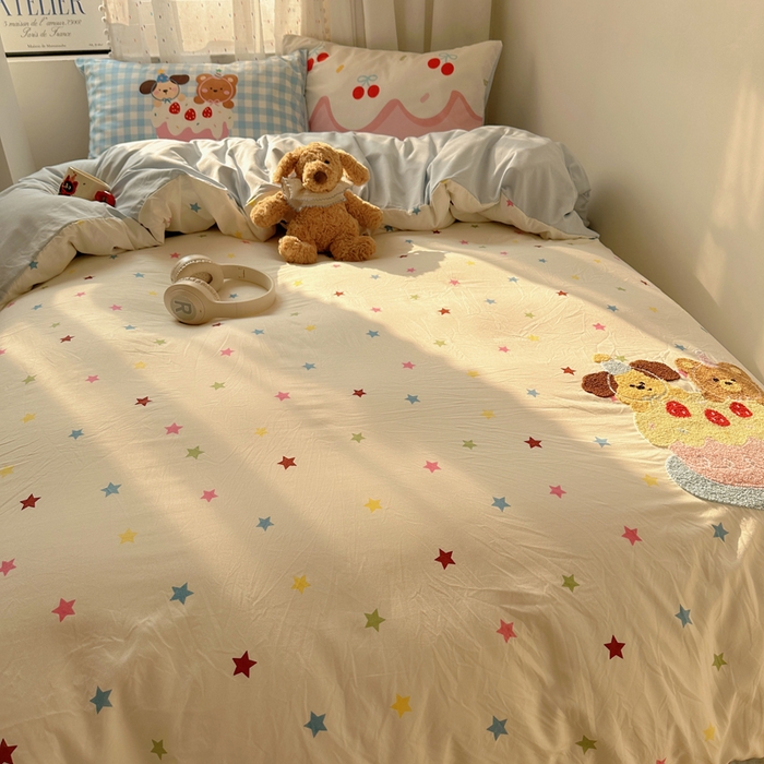 91家纺网 家纺一手货源 找家纺 澜妃 2025新款萌萌哒卡通毛巾绣四件套系列一 小狗吃蛋糕