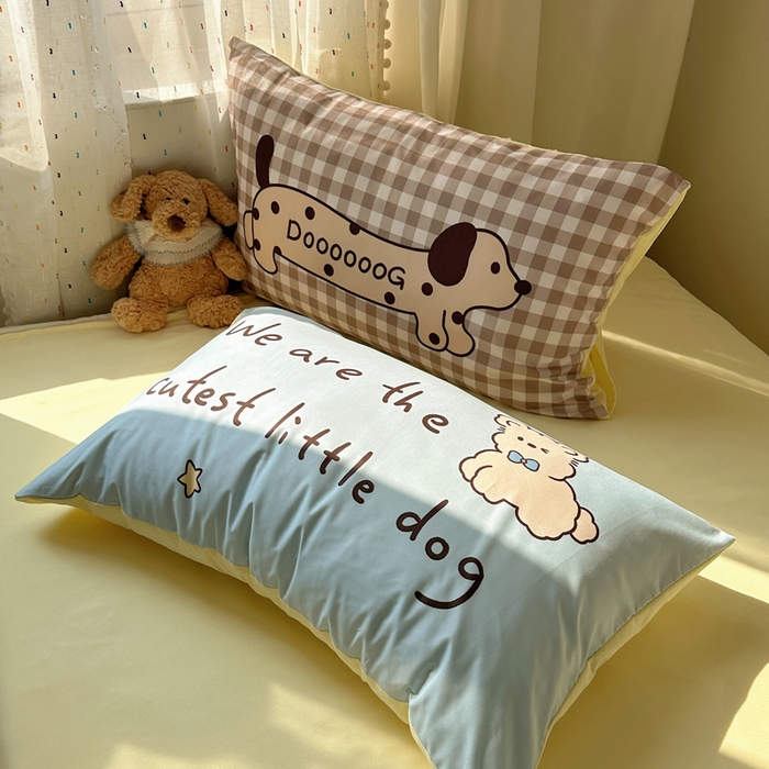 91家纺网 家纺一手货源 找家纺 澜妃 2025新款萌萌哒卡通毛巾绣四件套系列一 三只小腊肠