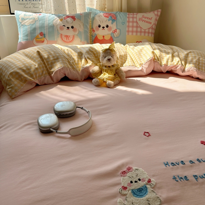 91家纺网 家纺一手货源 找家纺 澜妃 2025新款萌萌哒卡通毛巾绣四件套系列一 小狗仔party