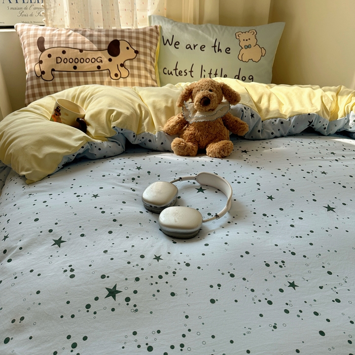 91家纺网 家纺一手货源 找家纺 澜妃 2025新款萌萌哒卡通毛巾绣四件套系列一 三只小腊肠