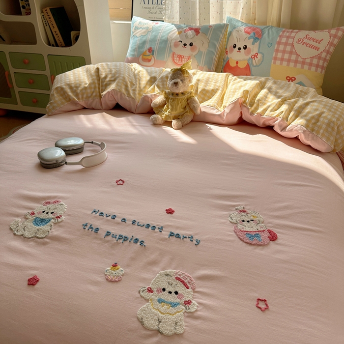 91家纺网 家纺一手货源 找家纺 澜妃 2025新款萌萌哒卡通毛巾绣四件套系列一 小狗仔party