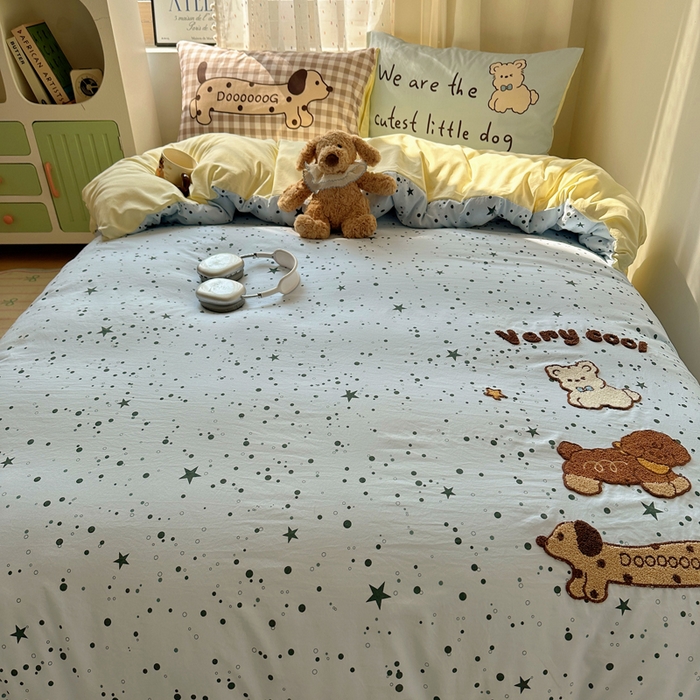 91家纺网 家纺一手货源 找家纺 澜妃 2025新款萌萌哒卡通毛巾绣四件套系列一 三只小腊肠