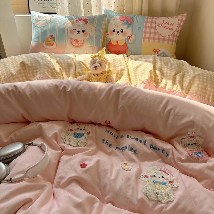 91家纺网 家纺一手货源 找家纺 澜妃 2025新款萌萌哒卡通毛巾绣四件套系列一 小狗仔party