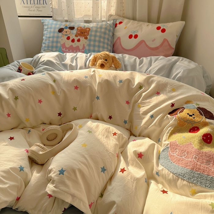 91家纺网 家纺一手货源 找家纺 澜妃 2025新款萌萌哒卡通毛巾绣四件套系列一 小狗吃蛋糕