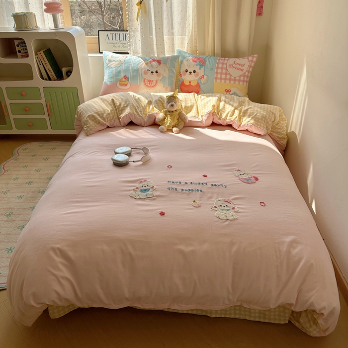 91家纺网 家纺一手货源 找家纺 澜妃 2025新款萌萌哒卡通毛巾绣四件套系列一 小狗仔party