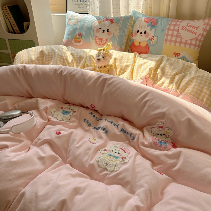 91家纺网 家纺一手货源 找家纺 澜妃 2025新款萌萌哒卡通毛巾绣四件套系列一 小狗仔party